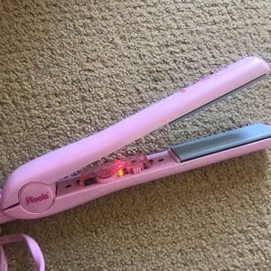 Bio Ionic Hair Straightener - great condition!